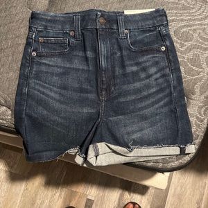 American eagle super stretch curvy high rise shorts size 4